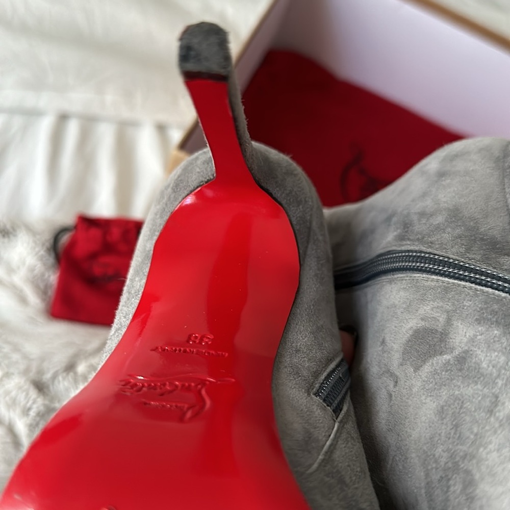 Bootylili Velours Christian Louboutin booties - Picture 9 of 16